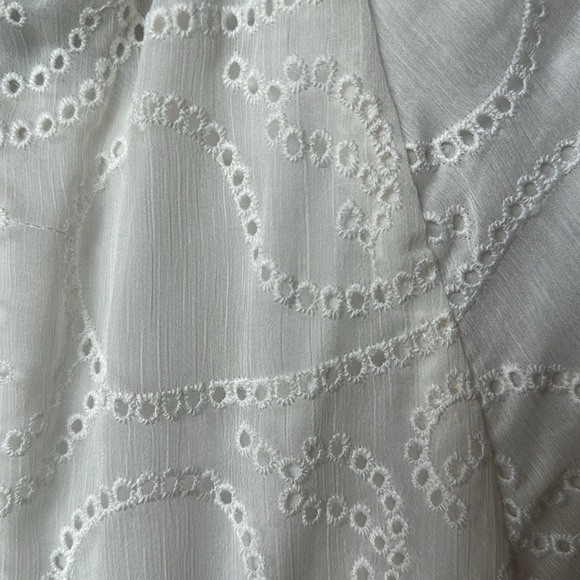 Alice + Olivia Sherrie Broderie Mini Dress White Size S 3/4 Sleeves V Neck - Picture 13 of 16